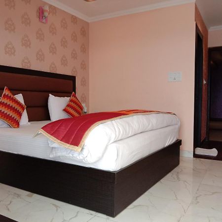 The Park Presidency Hotel Bareli Exterior foto
