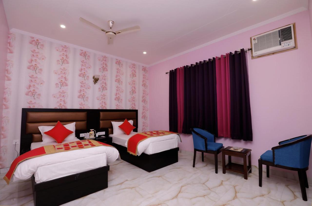 The Park Presidency Hotel Bareli Exterior foto
